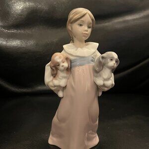 Lladró Arms Full Of Love Porcelain Figurine #6419